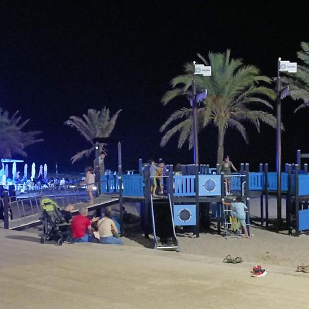 Mare De Deu, Vivienda Vacacional Para Familias Y Mayores De 25 Anos En El Grao De Gandia-Playa Playa de Gandia Esterno foto