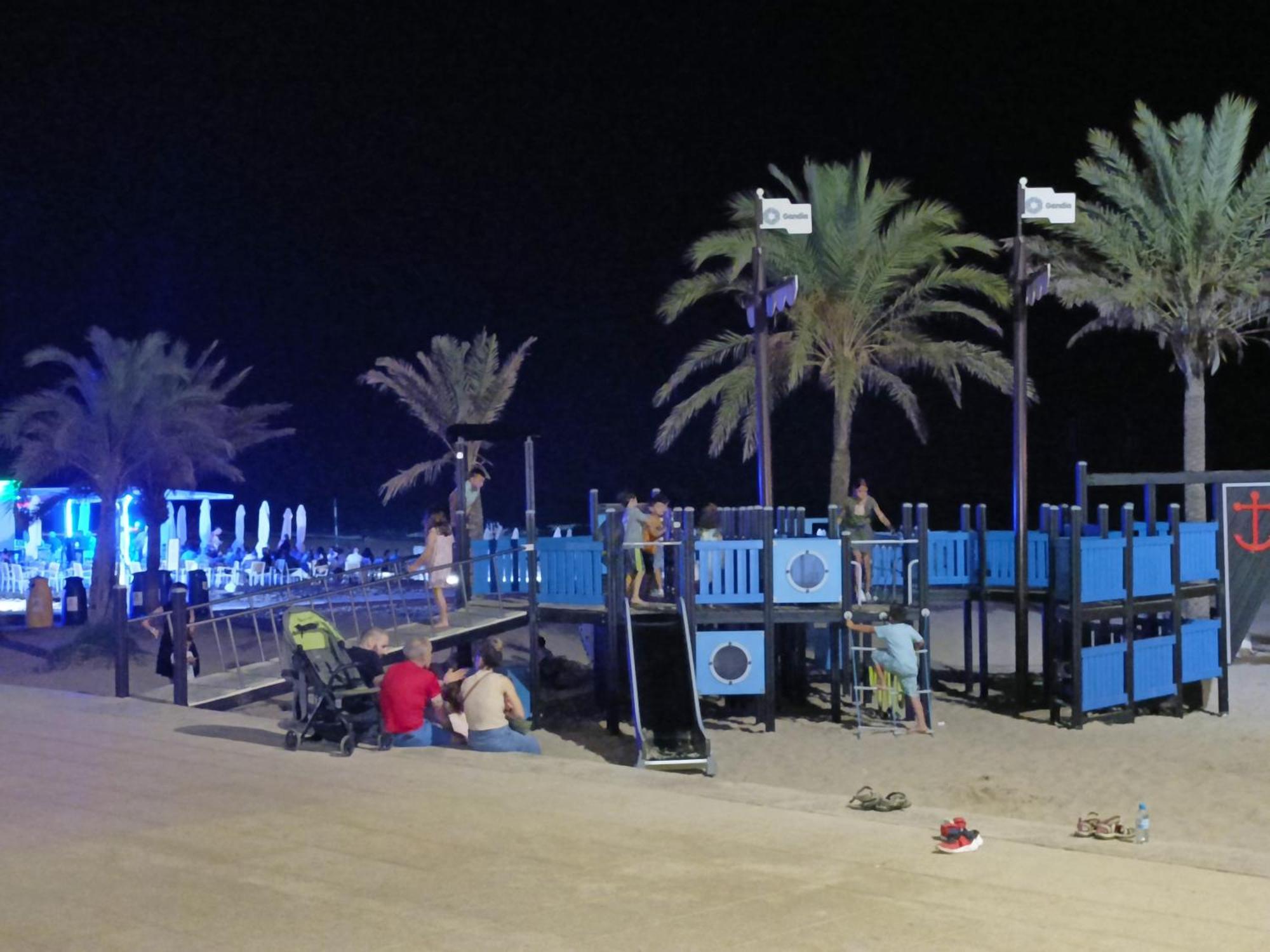 Mare De Deu, Vivienda Vacacional Para Familias Y Mayores De 25 Anos En El Grao De Gandia-Playa Playa de Gandia Esterno foto