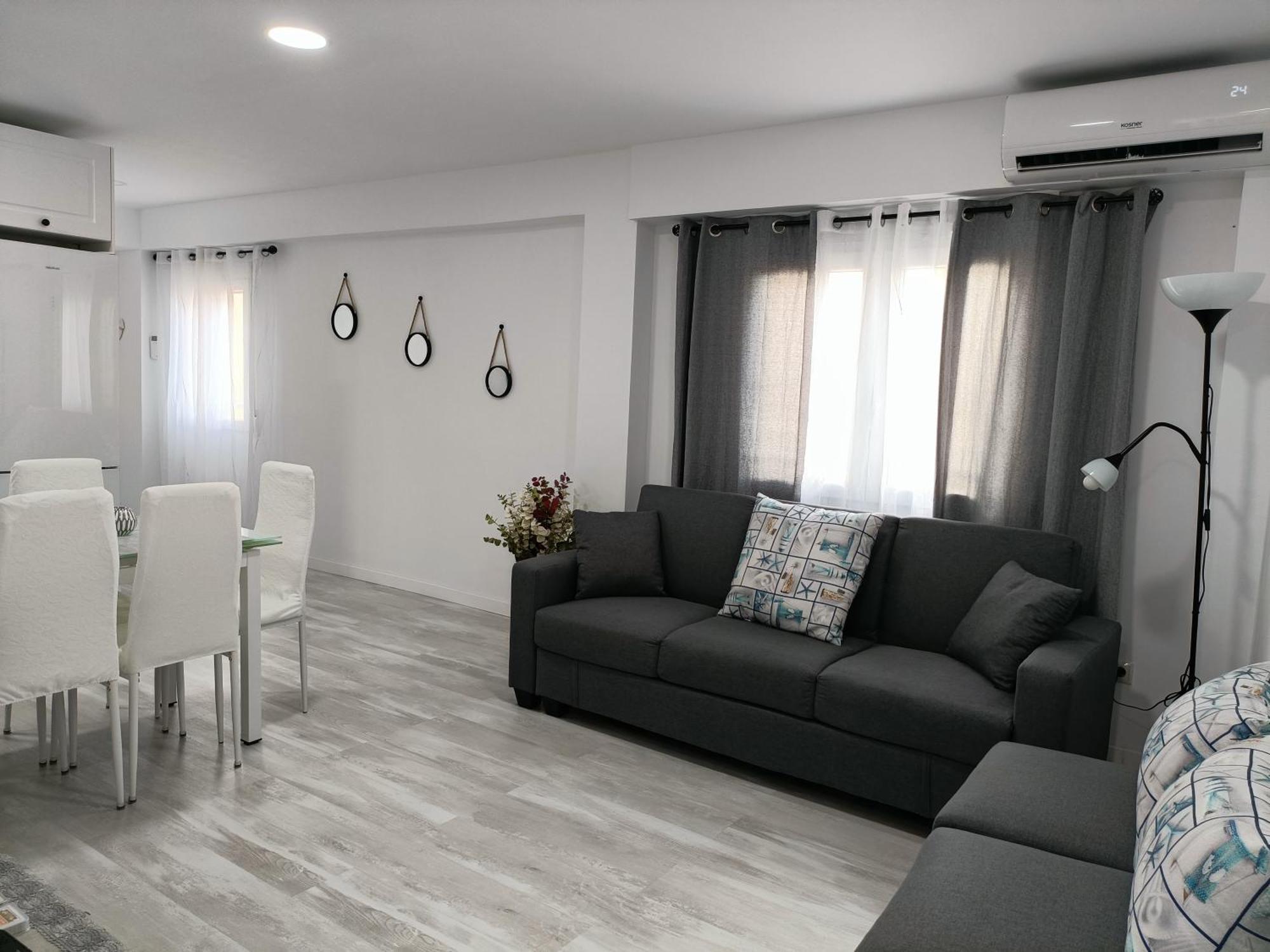 Mare De Deu, Vivienda Vacacional Para Familias Y Mayores De 25 Anos En El Grao De Gandia-Playa Playa de Gandia Esterno foto